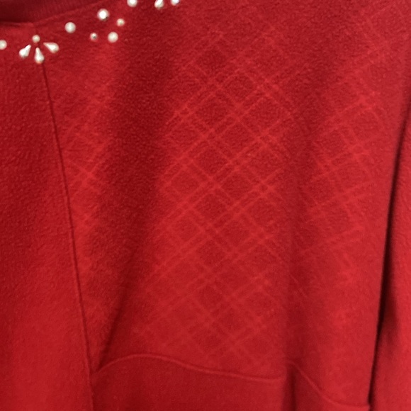 3/$20…bundle and save …
Red sweatshirt 1x - Picture 2 of 8